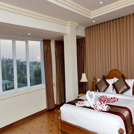 Golden Butterfly Hotel Yangon Exterior foto