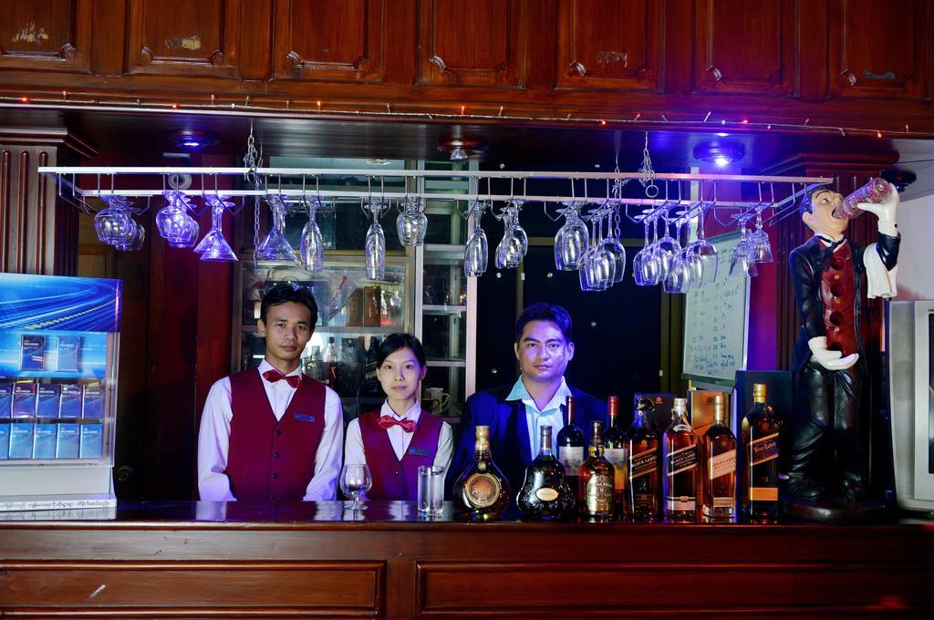 Golden Butterfly Hotel Yangon Exterior foto