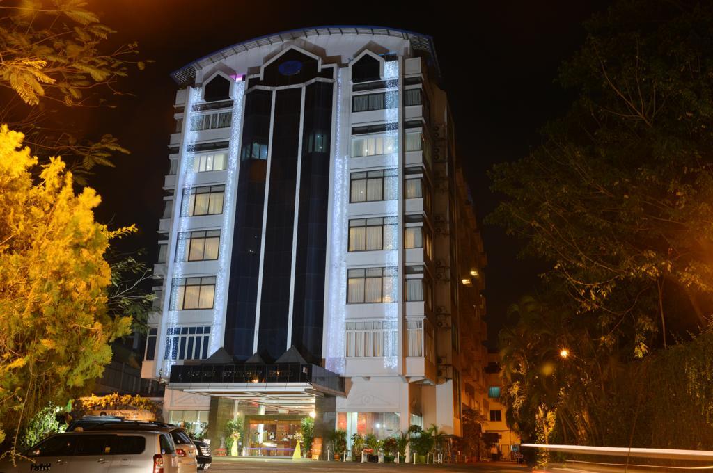 Golden Butterfly Hotel Yangon Exterior foto