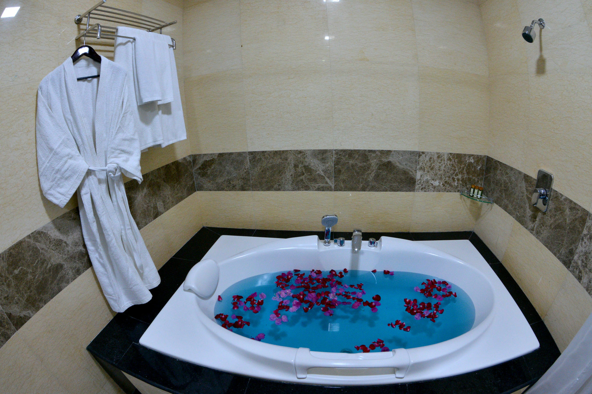 Golden Butterfly Hotel Yangon Exterior foto