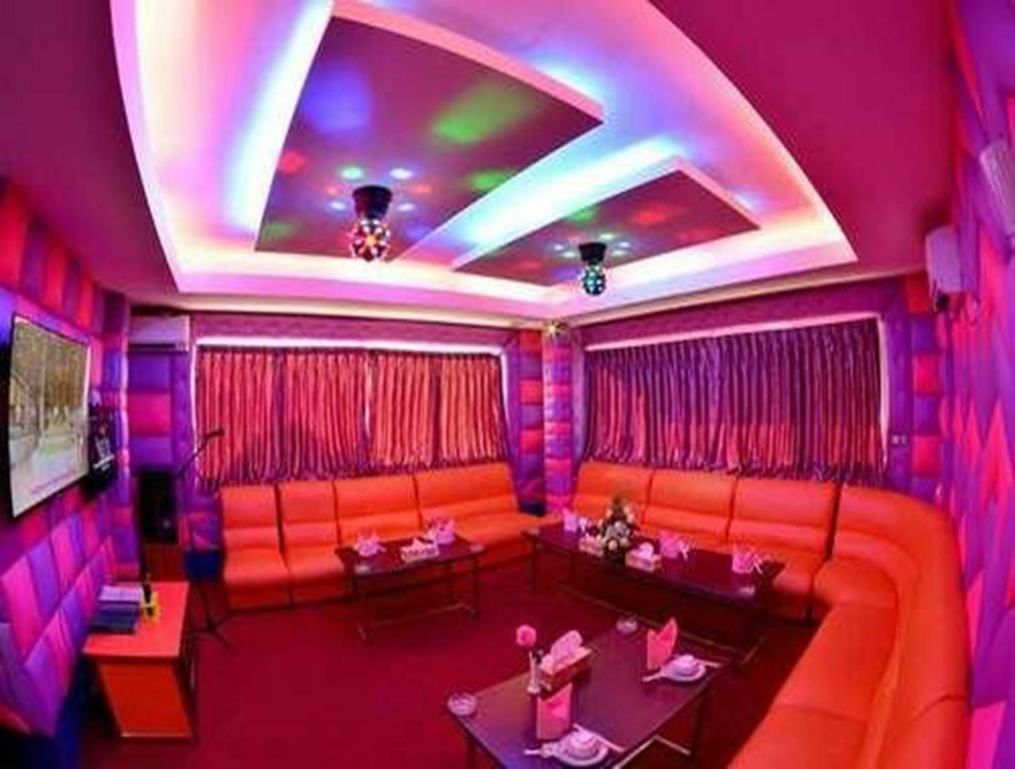 Golden Butterfly Hotel Yangon Exterior foto